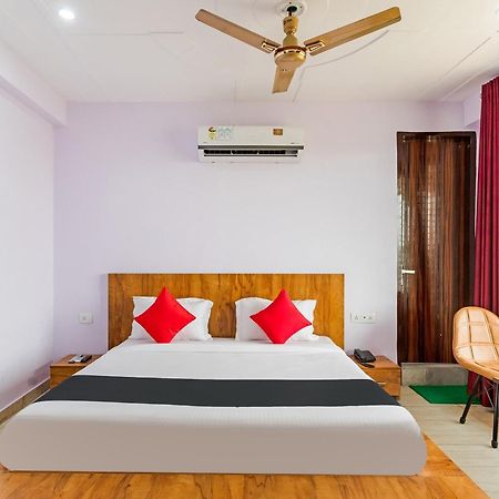 Hotel Capital O Harish Residency à Gurgaon Extérieur photo