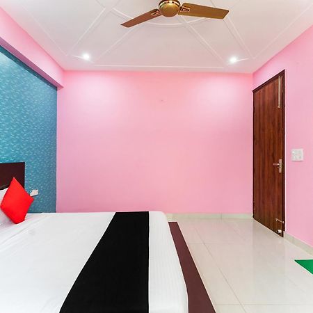 Hotel Capital O Harish Residency à Gurgaon Extérieur photo