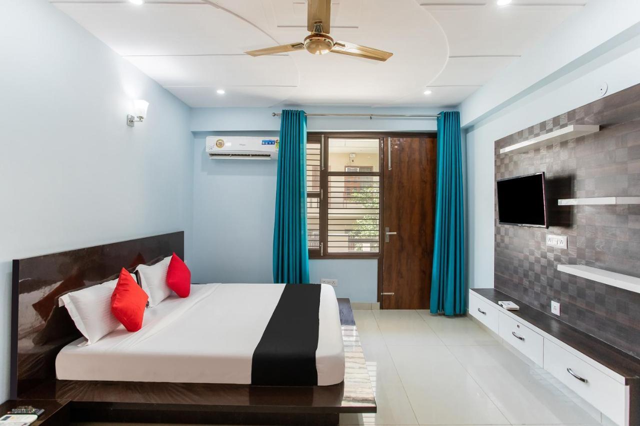 Hotel Capital O Harish Residency à Gurgaon Extérieur photo