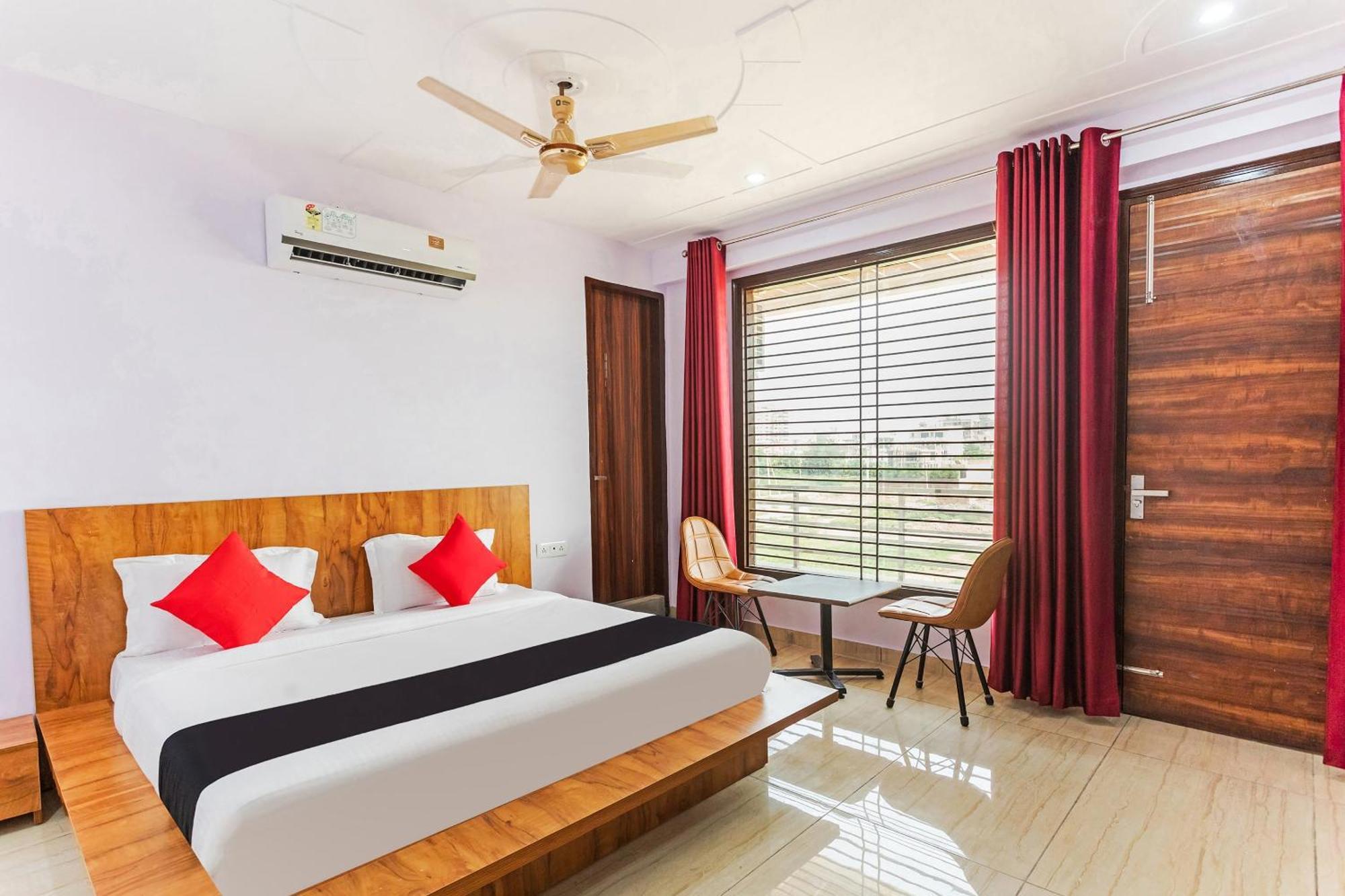 Hotel Capital O Harish Residency à Gurgaon Extérieur photo
