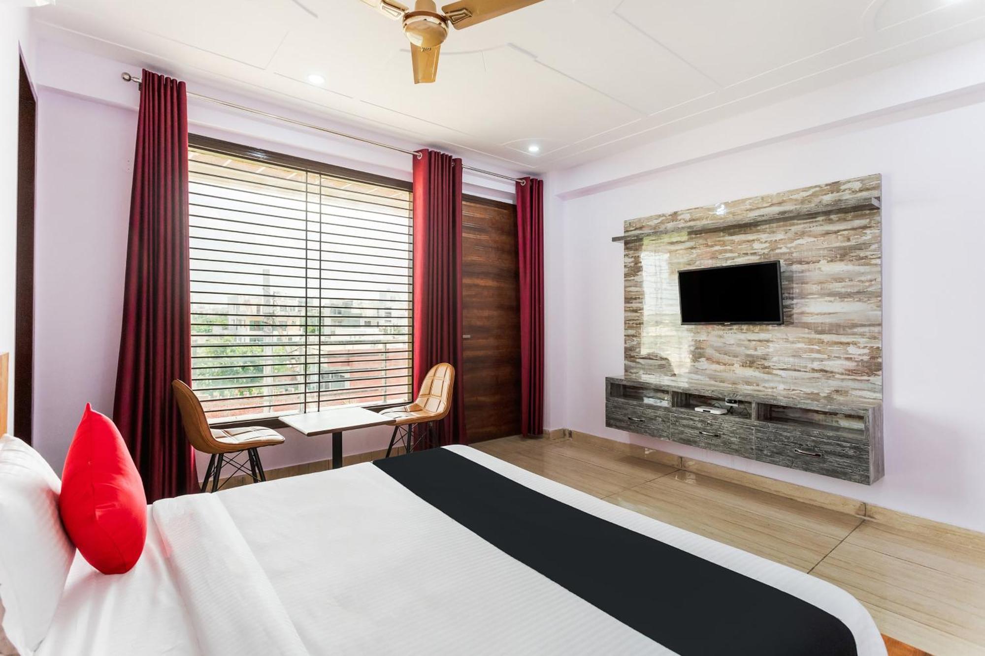 Hotel Capital O Harish Residency à Gurgaon Extérieur photo