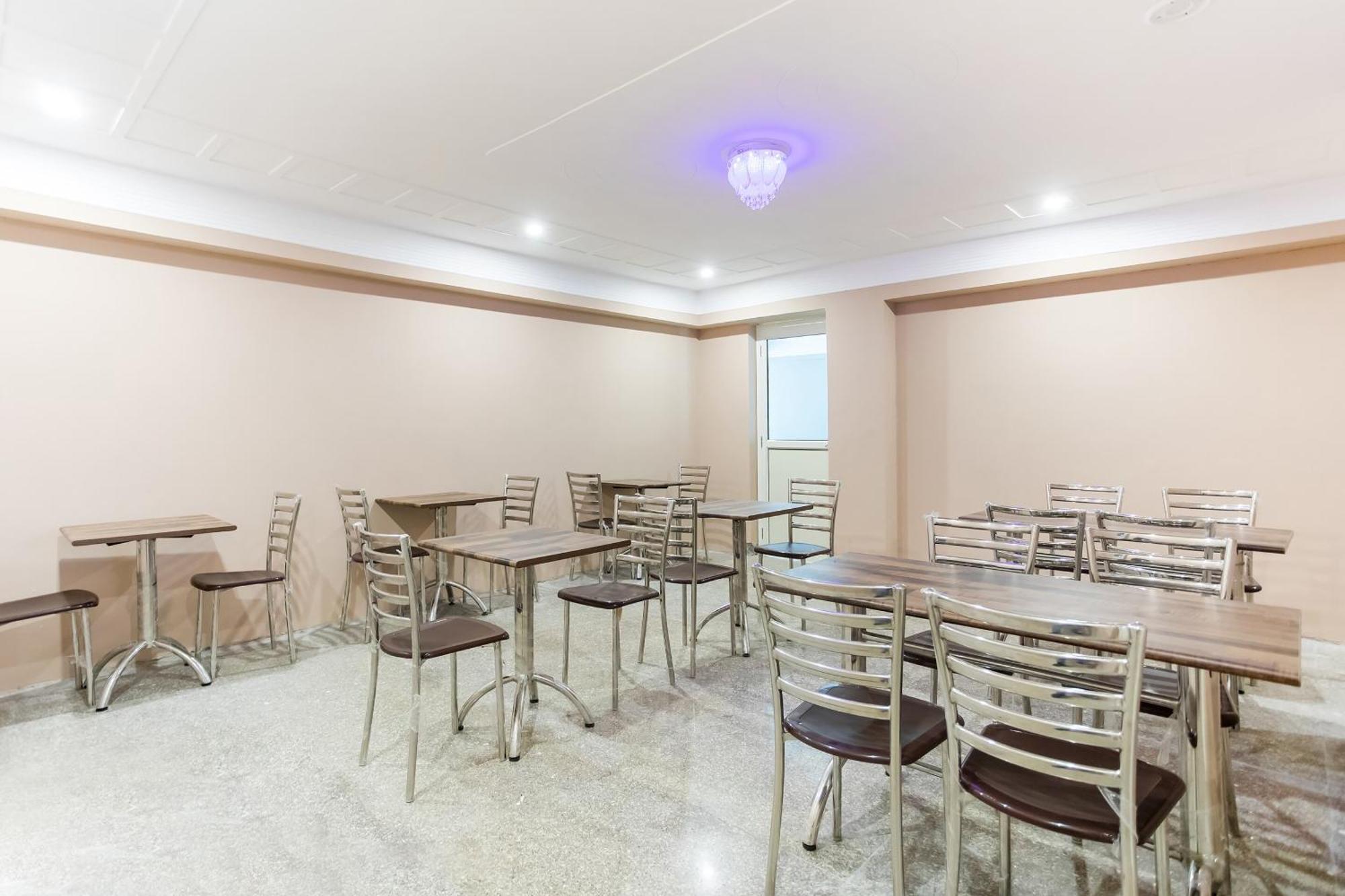 Hotel Capital O Harish Residency à Gurgaon Extérieur photo